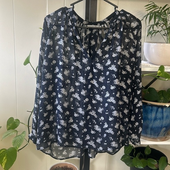 Vince Calico Floral 100% Silk Blouse Black White Top Size XS - Picture 2 of 7